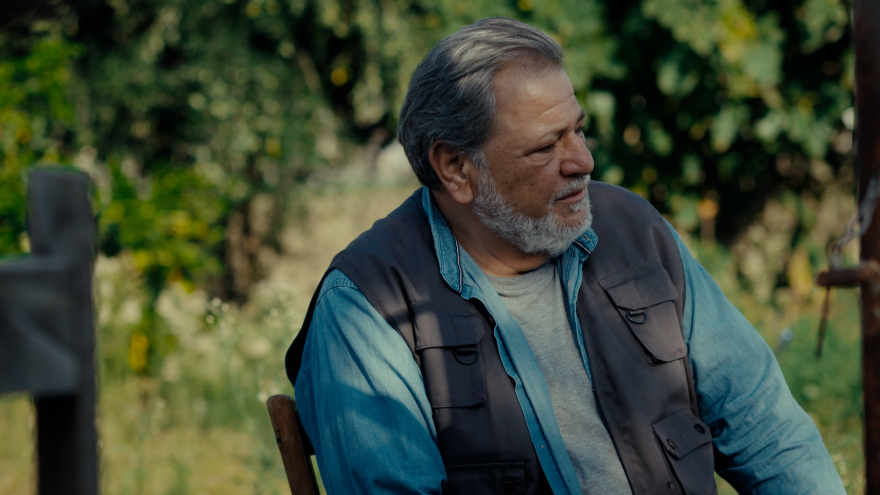 Η Γη της Ελιάς: Ο Κουράκος λέει στον Ορέστη όλη την αλήθεια για τη σχέση του με τη Δήμητρα