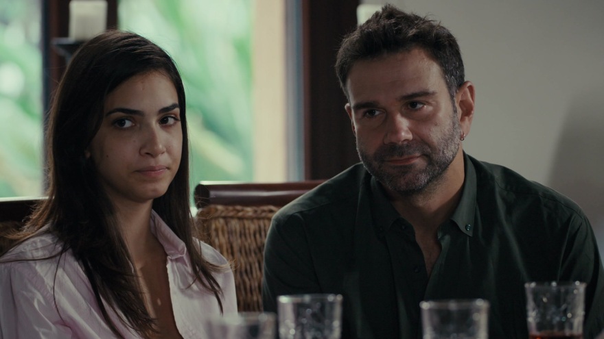 Η Γη της Ελιάς: Ο Κουράκος λέει στον Ορέστη όλη την αλήθεια για τη σχέση του με τη Δήμητρα