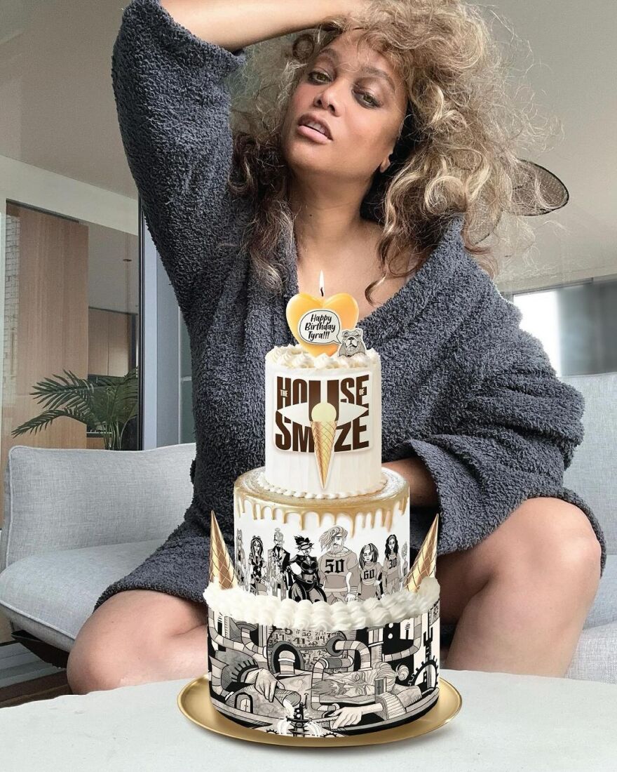 Τάιρα Μπανκς: Έκλεισε τα 50 και τα γιορτάζει με μπουρνούζι