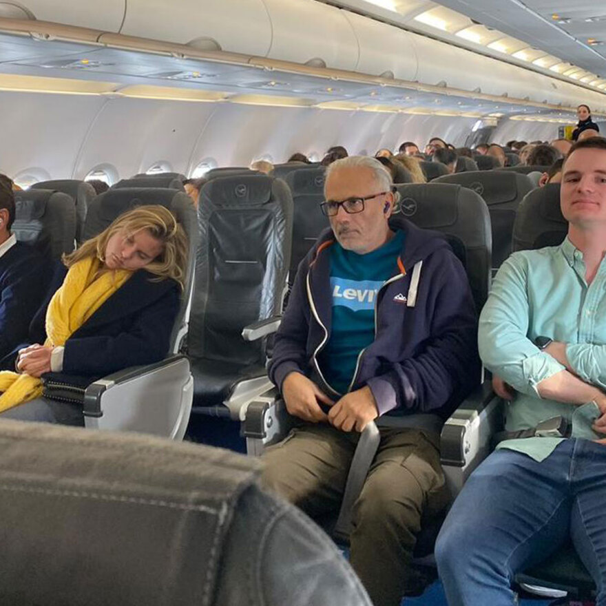 Μόναχο: Επιστρέφουν σταδιακά οι ταλαιπωρημένοι Έλληνες - Από διάδρομο… παγοδρόμιο αναχωρούν οι πτήσεις