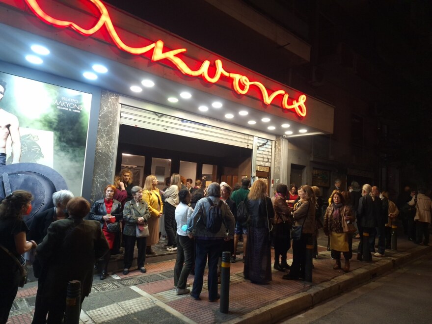 «Felicita» της Σεμίνας Διγενή: Μια παράσταση προκλητική και ανατρεπτική