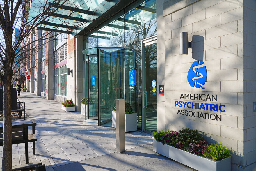 Μπορεί η τερηδόνα να συνδέεται με την κατάθλιψη; Τι δείχνουν έρευνες για την κακή στοματική υγεία