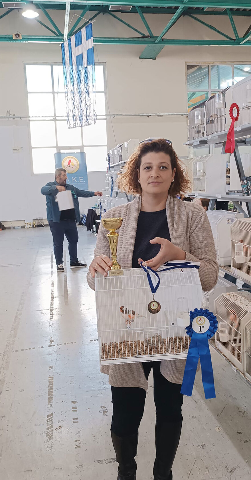 Ξεκίνησε με ένα ζευγάρι καναρίνια και τώρα έχει 50! - Τι λέει ο εκτροφέας που κέρδισε βραβείο σε πανελλήνιο διαγωνισμό
