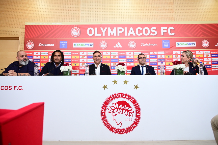 Παρουσιάστηκε ο Καρβαλιάλ από τον Ολυμπιακό: «Είμαστε εδώ για να κερδίσουμε, οι αλλαγές πρέπει να γίνουν χθες»