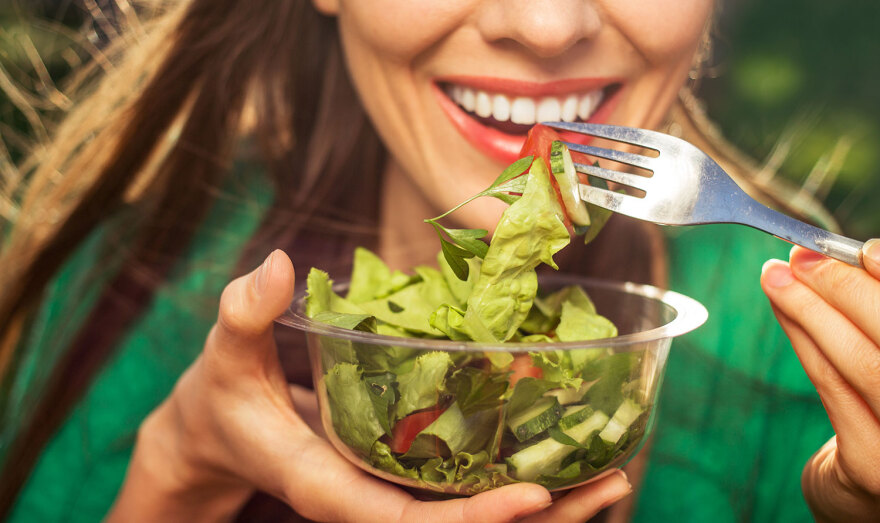 Μπορεί η τερηδόνα να συνδέεται με την κατάθλιψη; Τι δείχνουν έρευνες για την κακή στοματική υγεία