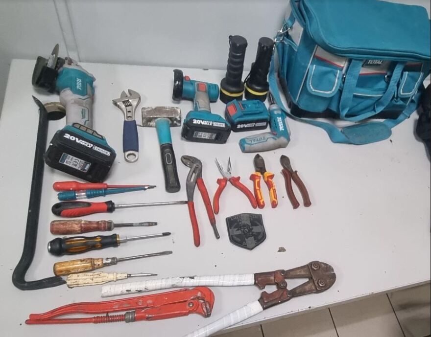 Βίντεο - ντοκουμέντο από την εισβολή διαρρηκτών σε παράρτημα του υπουργείου Εργασίας