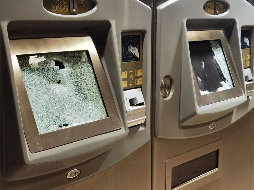 Επέτειος Γρηγορόπουλου: Καταστροφές από αναρχικούς στο μετρό της Ομόνοιας μετά την πορεία - Δείτε φωτογραφίες