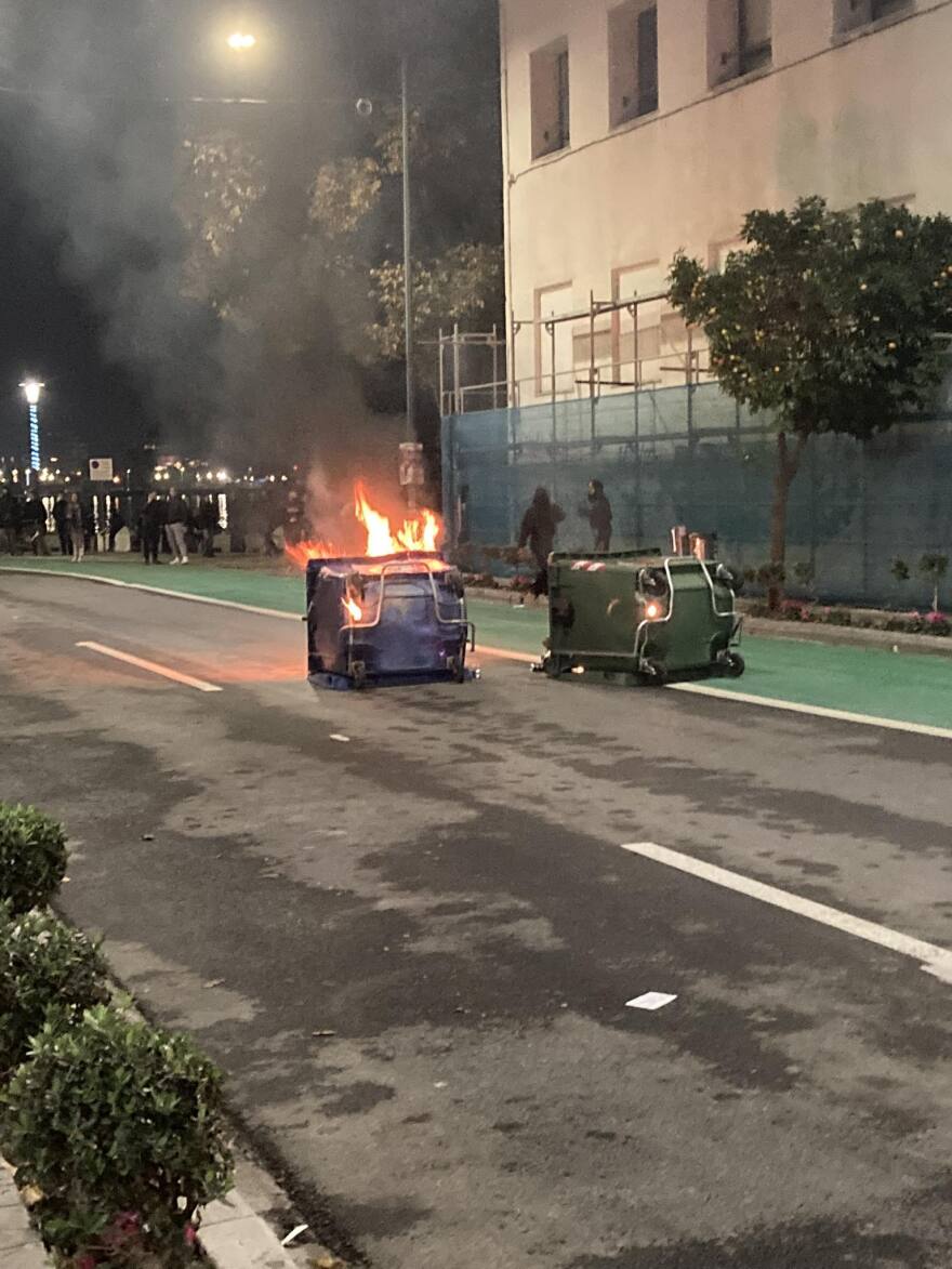 Επέτειος Γρηγορόπουλου: Πέτρες και χημικά στον Βόλο - Δείτε βίντεο και φωτογραφίες