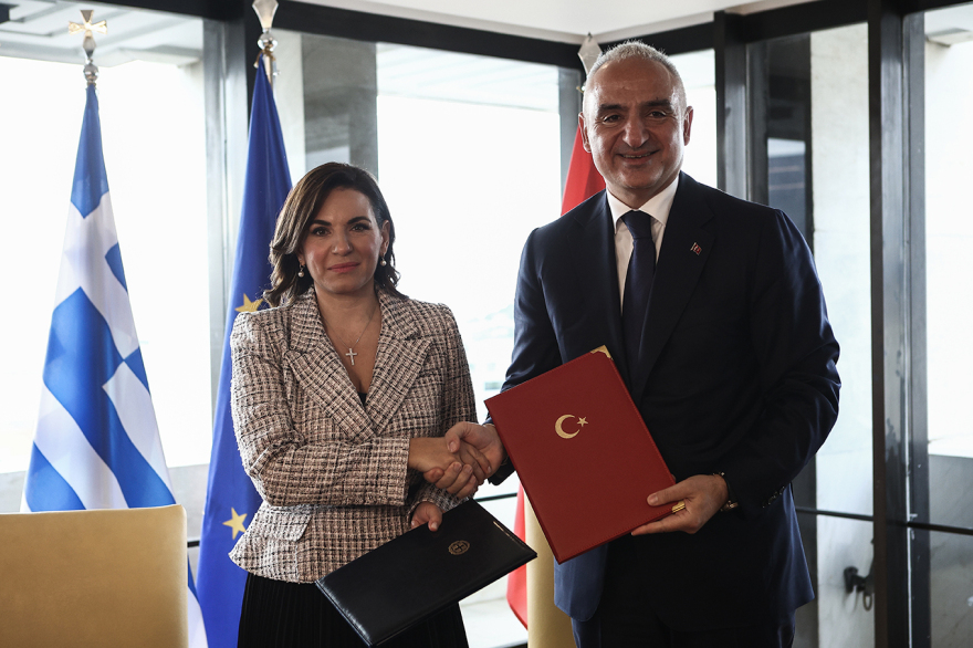 Επίσκεψη Ερντογάν: Οι 15 συμφωνίες που υπογράφηκαν - Νέα γέφυρα στον Έβρο, Τουρισμός και εξαγωγές