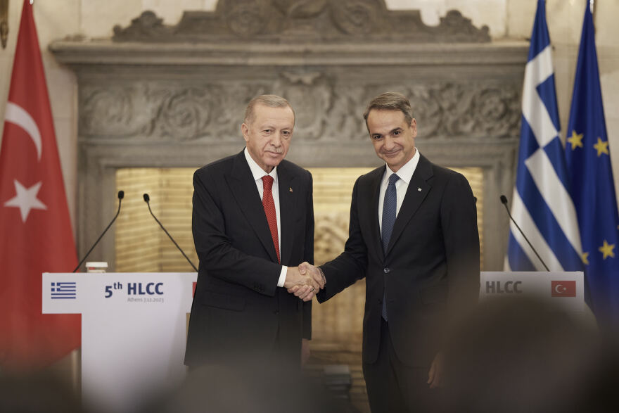 Τα μηνύματα της επίσκεψης Ερντογάν στην Αθήνα - Τι είπαν με τον Μητσοτάκη και ποιες συμφωνίες υπέγραψαν