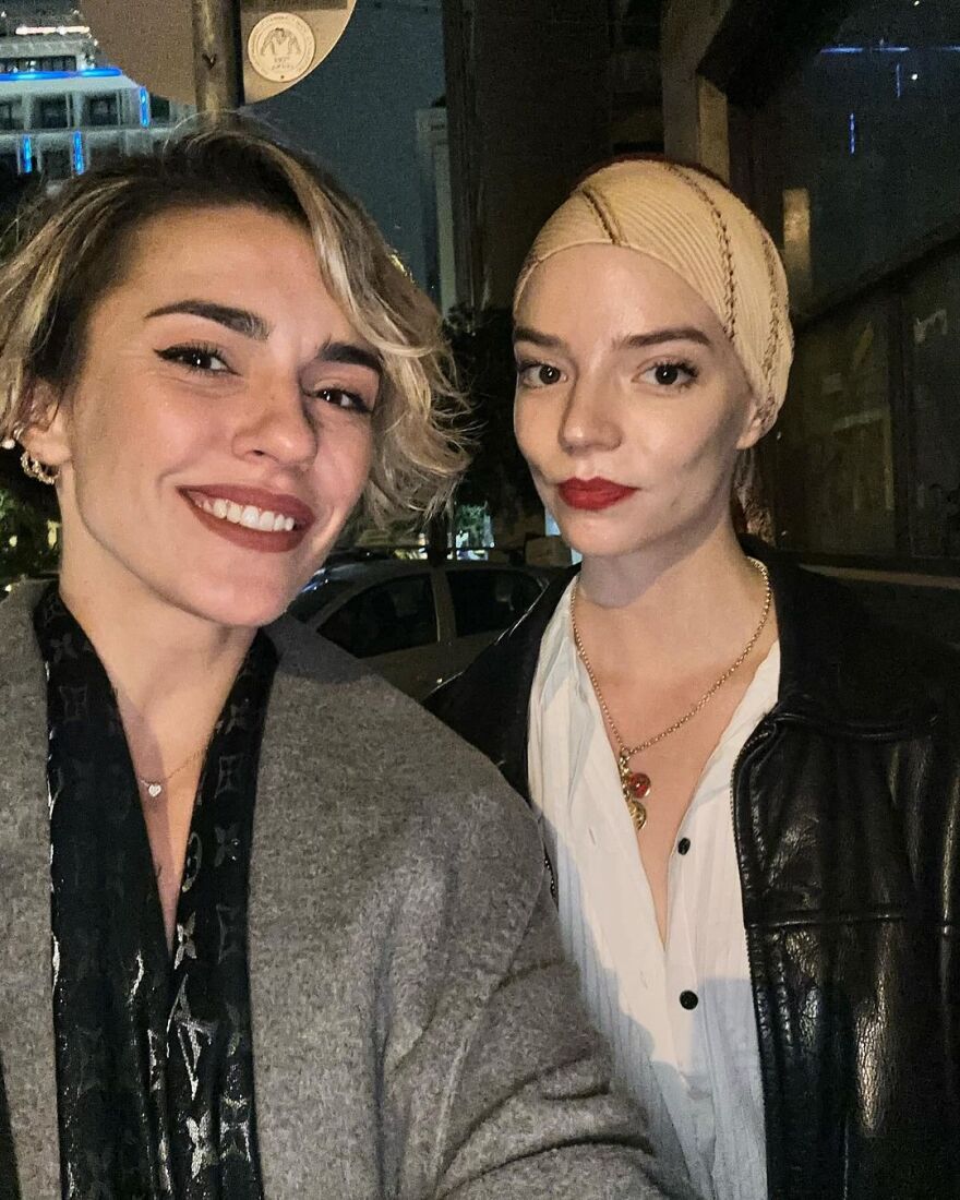 Κάτια Ταραμπάνκο: Φωτογραφίζεται με την Άνια Τέιλορ Τζόι στο Instagram