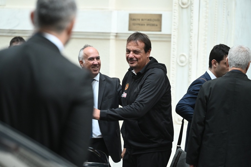 Με τον Αταμάν τα είπε ο Ερντογάν στην τουρκική πρεσβεία - «Να οργανώσουμε φιλικό με Μητσοτάκη όταν έρθει στην Άγκυρα»