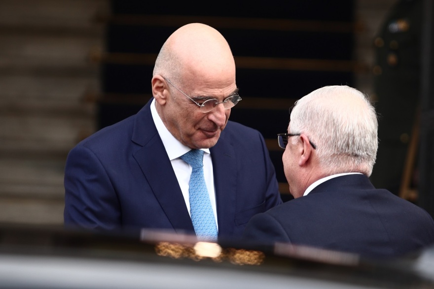 Ελληνοτουρκικά: Με τον Γιασάρ Γκιουλέρ συναντήθηκε ο Δένδιας στη Λέσχη Αξιωματικών