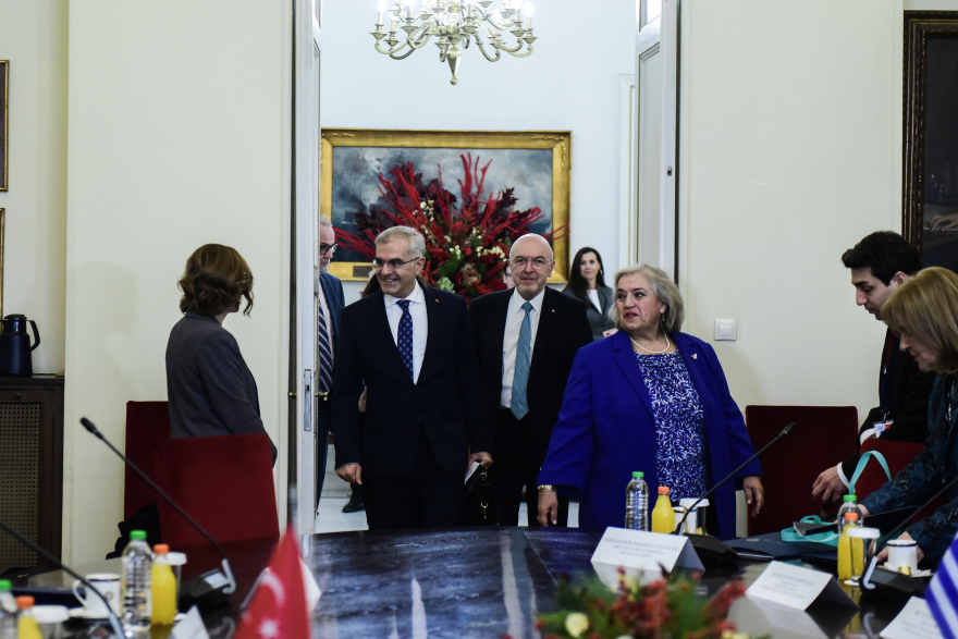 Επίσκεψη Ερντογάν στην Αθήνα: Φραγκογιάννης και Παπαδοπούλου συναντήθηκαν με τον Τούρκο υφυπουργό Εξωτερικών