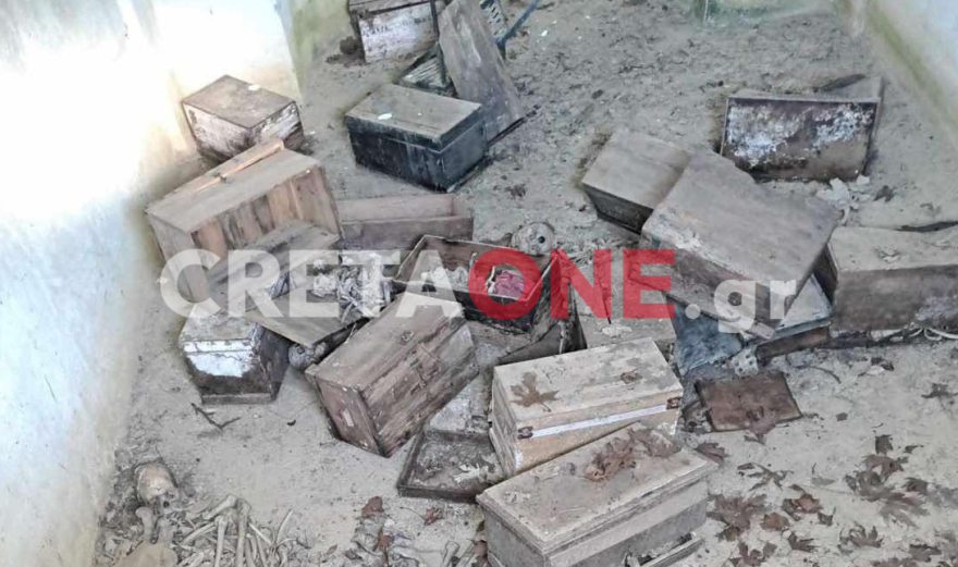 Ηράκλειο: Αδιανόητες εικόνες σε κοιμητήριο - Πεταμένα οστά και κρανία σε κοινή θέα