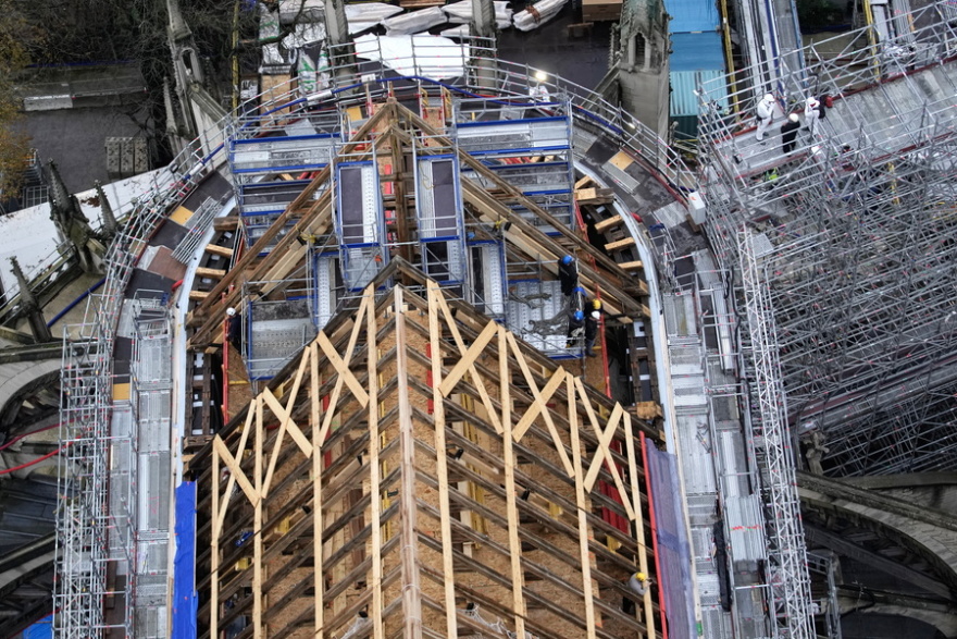 Παναγία των Παρισίων: Φωτογραφίες από τις εργασίες αποκατάστασης του ναού μετά την καταστροφική πυρκαγιά του 2019