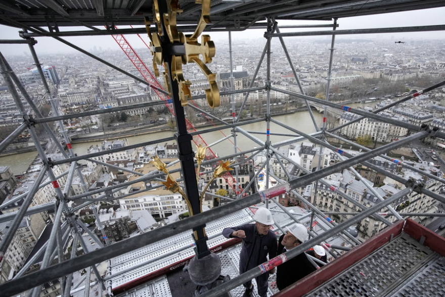 Παναγία των Παρισίων: Φωτογραφίες από τις εργασίες αποκατάστασης του ναού μετά την καταστροφική πυρκαγιά του 2019