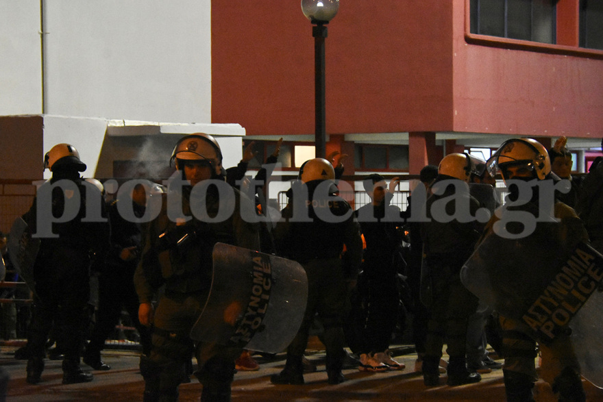 Επεισόδια στο Ολυμπιακός - Παναθηναϊκός: Πάνω από 400 προσαγωγές στου Ρέντη μετά τον τραυματισμό του αστυνομικού