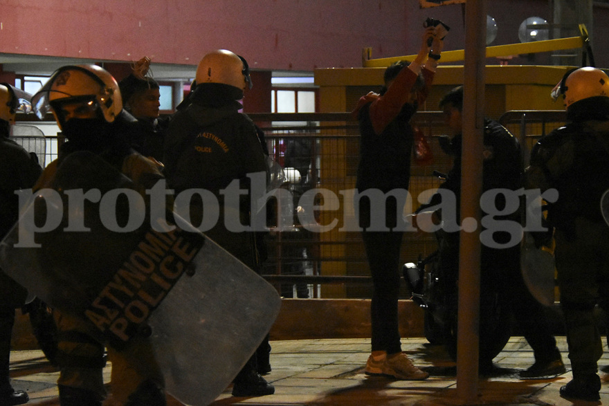 Επεισόδια στο Ολυμπιακός - Παναθηναϊκός: Πάνω από 400 προσαγωγές στου Ρέντη μετά τον τραυματισμό του αστυνομικού