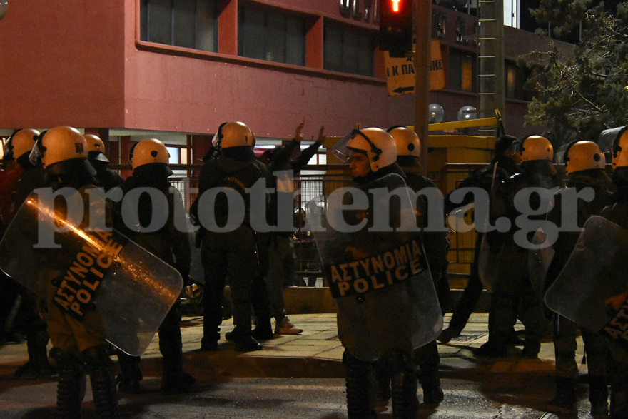 Επεισόδια στο Ολυμπιακός - Παναθηναϊκός: Πάνω από 400 προσαγωγές στου Ρέντη μετά τον τραυματισμό του αστυνομικού