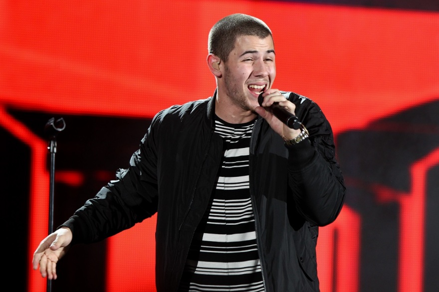 Σελένα Γκόμεζ: Aπό τον Νικ Τζόνας στον Μπένι Μπλάνκο - Οι διάσημοι άντρες που ερωτεύτηκαν την τραγουδίστρια