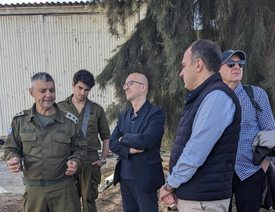 Οι τρεις Έλληνες βουλευτές που βρέθηκαν στο εμπόλεμο Ισραήλ μιλούν στο protothema για όσα έζησαν