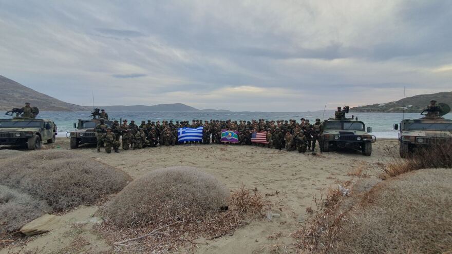 Συνεκπαίδευση Ελλάδας - ΗΠΑ στη Σκύρο - F-16, αρματαγωγό και ελικόπτερα συμμετείχαν σε διάφορα σενάρια μάχης - Φωτογραφίες