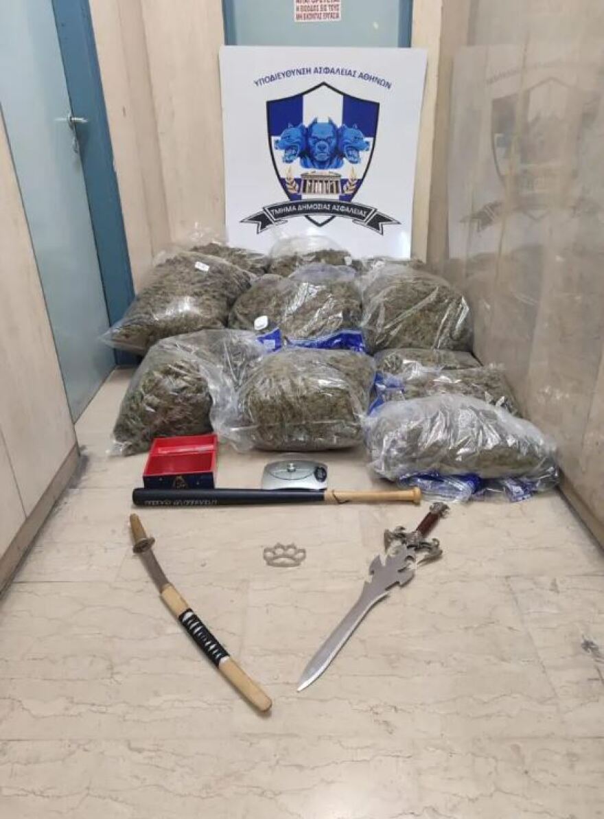 Ζωγράφου: Η καταδίωξη 35χρονου αποκάλυψε αποθήκη ναρκωτικών - Βρέθηκαν 44 κιλά κάνναβης αξίας €700.000