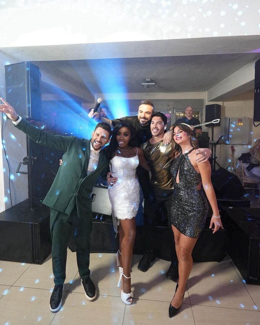 Ελίζαμπεθ Ελέτσι: «Αντρούλη μου σε αγαπώ» - Oι φωτογραφίες που δημοσίευσε από τον γάμο της