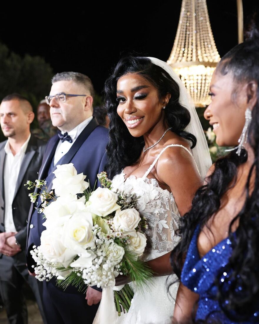 Ελίζαμπεθ Ελέτσι: «Αντρούλη μου σε αγαπώ» - Oι φωτογραφίες που δημοσίευσε από τον γάμο της