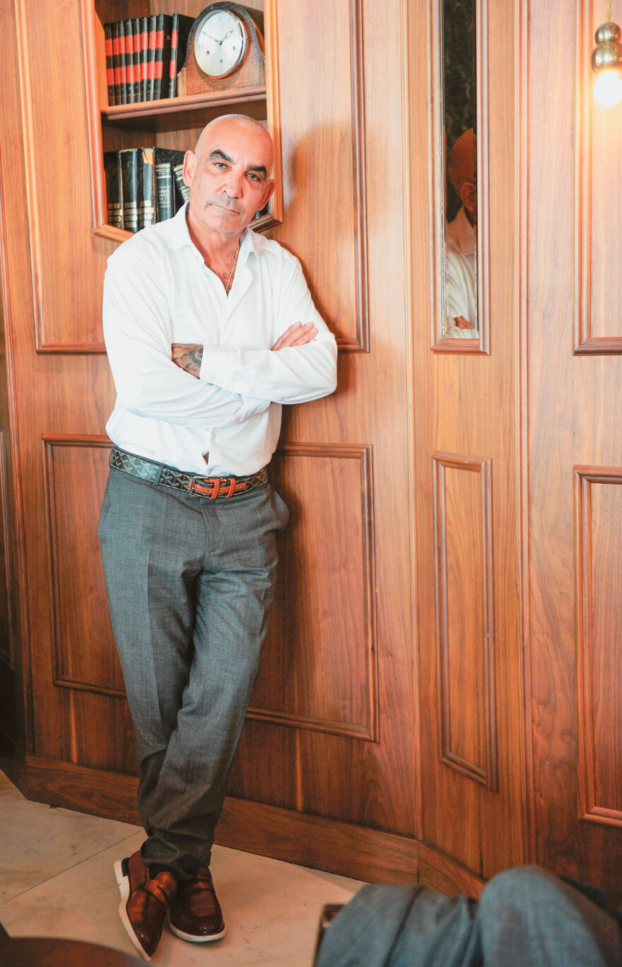 Δαυίδ εναντίον Λεβέντη για τη βίλα στις Σπέτσες: «Αν θέλεις το σπίτι, δώσε €30.000.000»