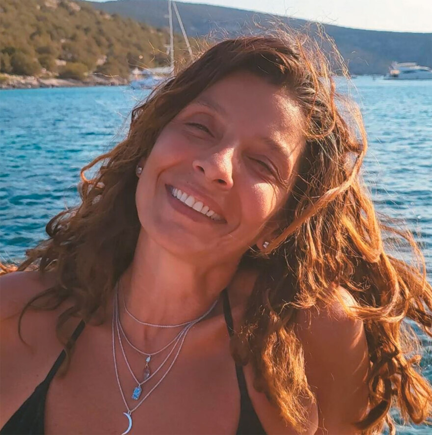 Η Πόπη Τσαπανίδου... μπάρκαρε για Καραϊβική μετά το ναυάγιο του ΣΥΡΙΖΑ