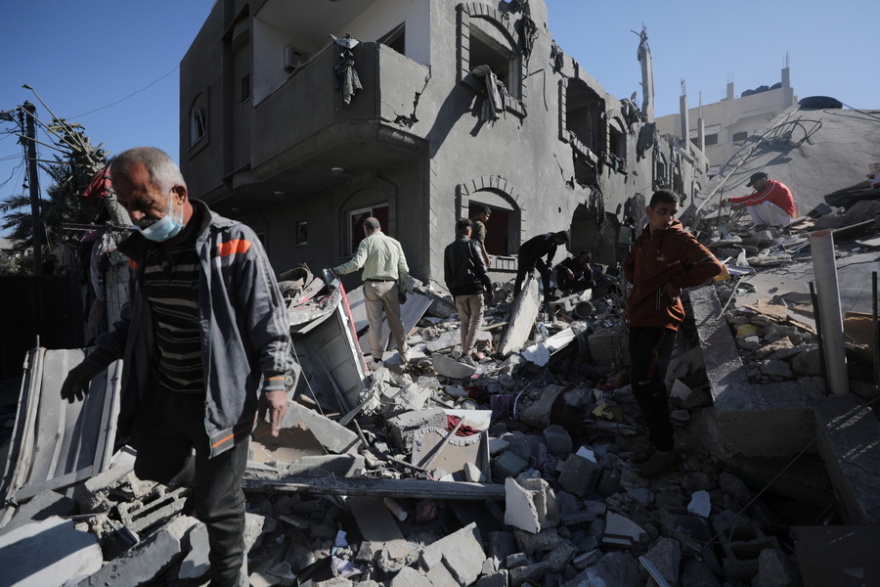 Σε απόγνωση οι Παλαιστίνιοι στη Γάζα: Έφοδοι στα φορτηγά που μεταφέρουν βοήθεια, φόβοι για κοινωνική κατάρρευση