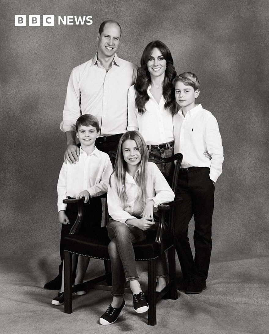 Πρίγκιπας Ουίλιαμ: Πόζαρε με την Κέιτ Μίντλετον και τα παιδιά τους για τη χριστουγεννιάτικη κάρτα 