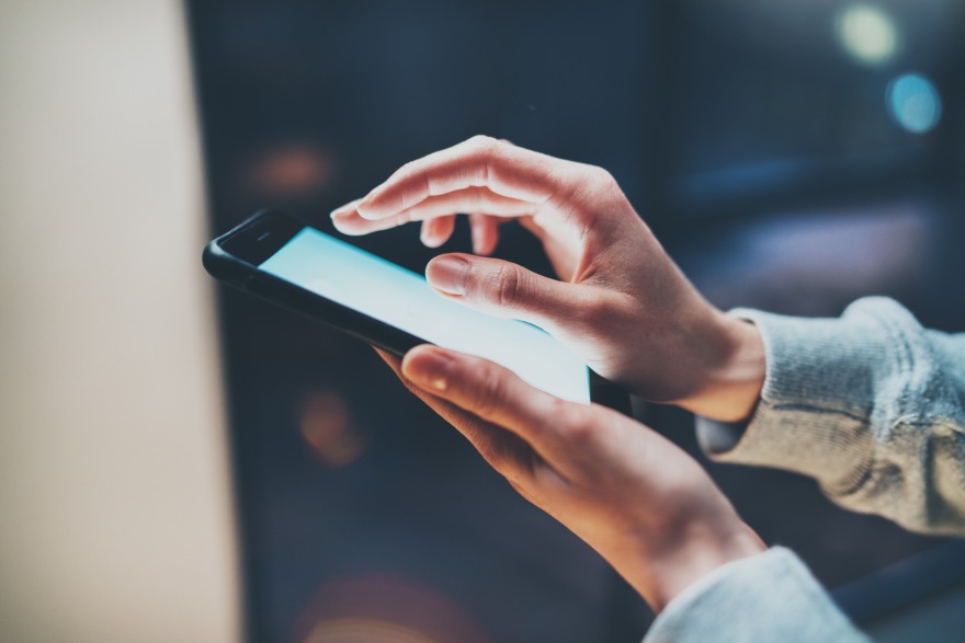 Χάρη σε μια απόλυτα ασφαλή εφαρμογή στο κινητό, όλα τα έγγραφα αποκτούν ψηφιακή μορφή