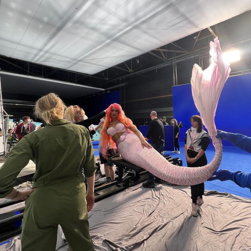 Ντούα Λίπα: Η ανάρτησή της για την υποψηφιότητά της στις Χρυσές Σφαίρες - Δείτε φωτογραφίες