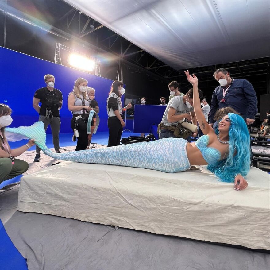 Ντούα Λίπα: Η ανάρτησή της για την υποψηφιότητά της στις Χρυσές Σφαίρες - Δείτε φωτογραφίες