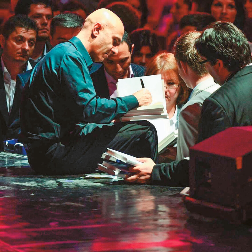 Ρόμπιν Σάρμα: Ο γκουρού των billionaires έρχεται στην Αθήνα και αποκαλύπτει πώς μπορούμε να πλουτίσουμε!