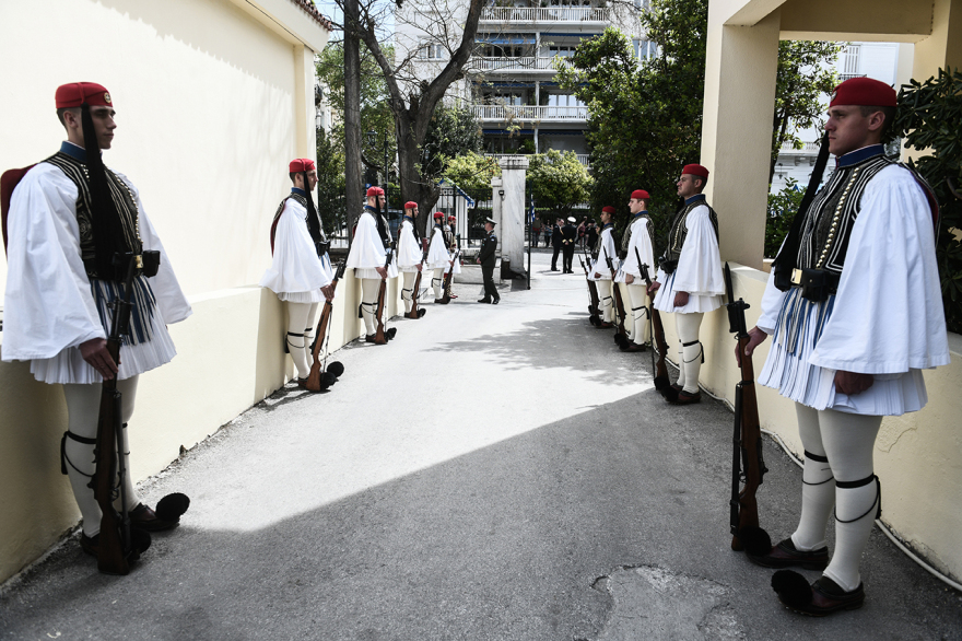 Πόσες πιέτες έχει η φουστανέλα των τσολιάδων της Προεδρικής Φρουράς και τι συμβολίζουν