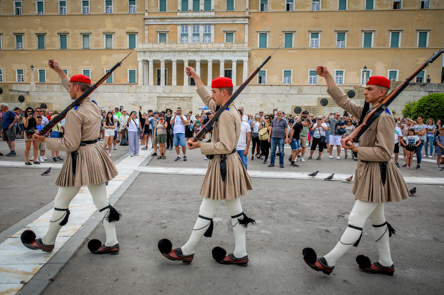 Πόσες πιέτες έχει η φουστανέλα των τσολιάδων της Προεδρικής Φρουράς και τι συμβολίζουν