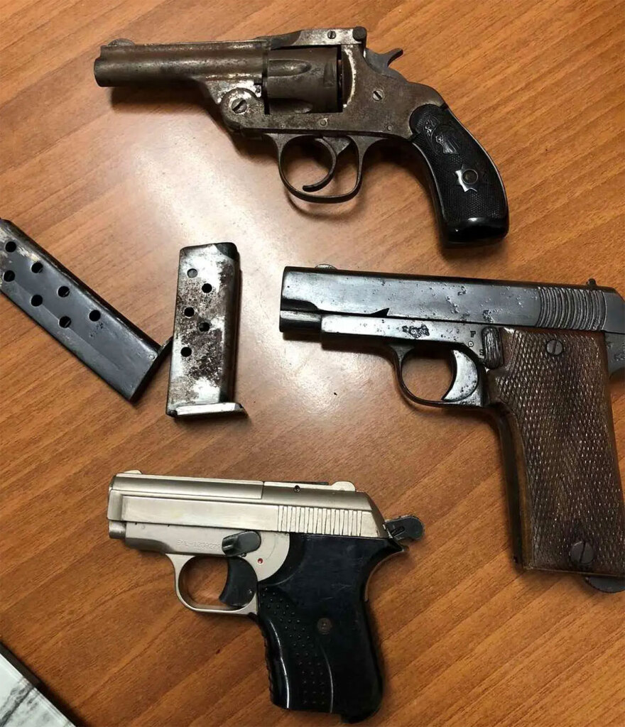 Πατέρας και γιος έβγαλαν 40.000 ευρώ πουλώντας κάνναβη στην Καλαμάτα