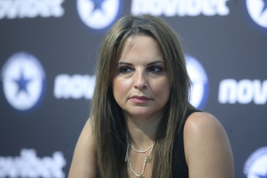 Κάτια Κοξένογλου: Η πρώτη, έστω και προσωρινή, γυναίκα πρόεδρος της Super League 1 - Βίντεο 