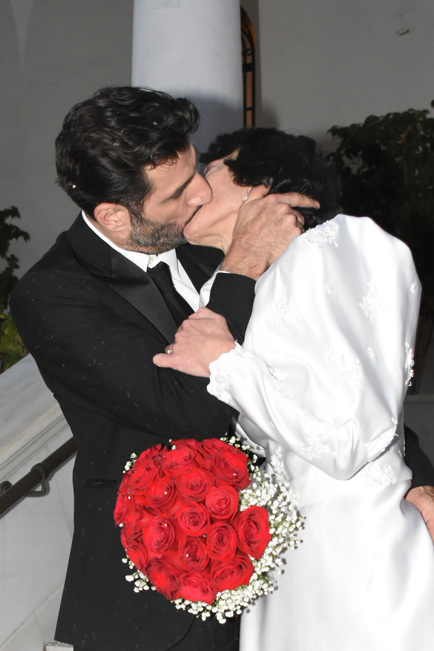 Νίκος Κουρής - Έλενα Τοπαλίδου: Η κίνηση της νύφης στο «η δε γυνή» και το γλέντι που ακολούθησε