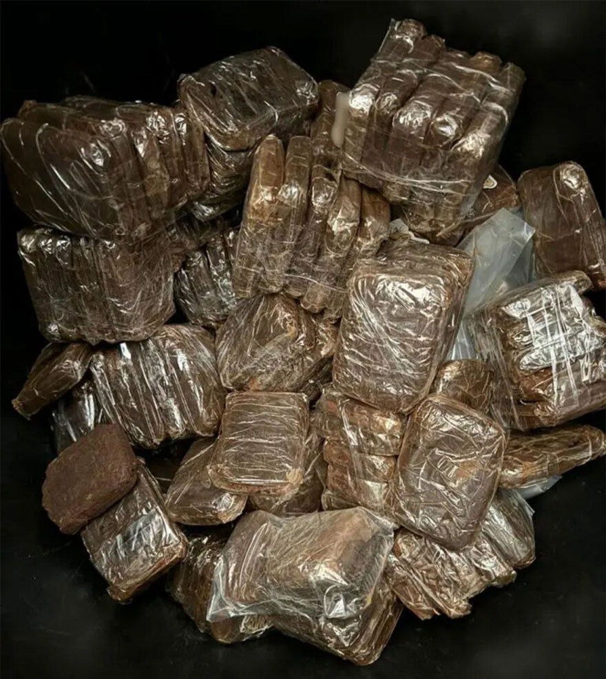 Σπείρα πωλούσε κάνναβη, skunk και ecstasy: Είχαν βγάλει €800.000 - Κατασχέθηκαν 108 κιλά ναρκωτικών