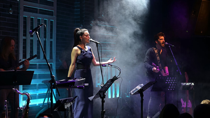 Σοφία Μανουσάκη: Μια βραδιά στη «Σφίγγα» - Δείτε βίντεο και φωτογραφίες