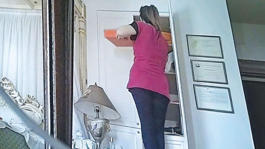 Ο κλέψας του κλέψαντος - Πώς η νταντά «ξάφριζε» τον αρχηγό της συμμορίας με την απάτη σε βάρος του Δημοσίου