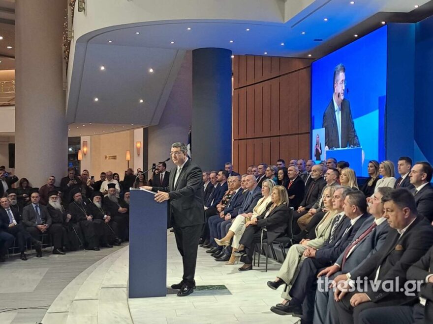 Τζιτζικώστας: Ορκίστηκε περιφερειάρχης Κεντρικής Μακεδονίας απαγγέλλοντας Σεφέρη - Βίντεο και φωτογραφίες