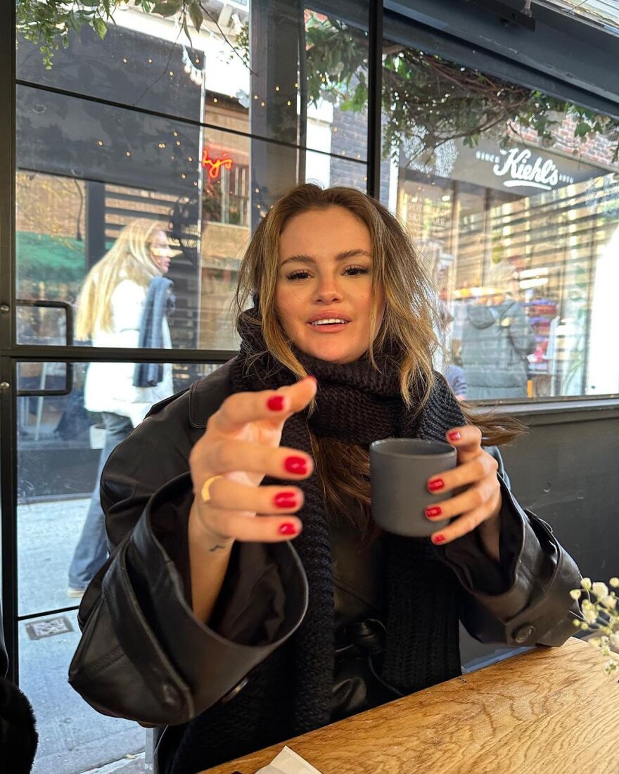 Σελένα Γκόμεζ: Το φιλί της με τον Μπένι Μπλάνκο στο Instagram