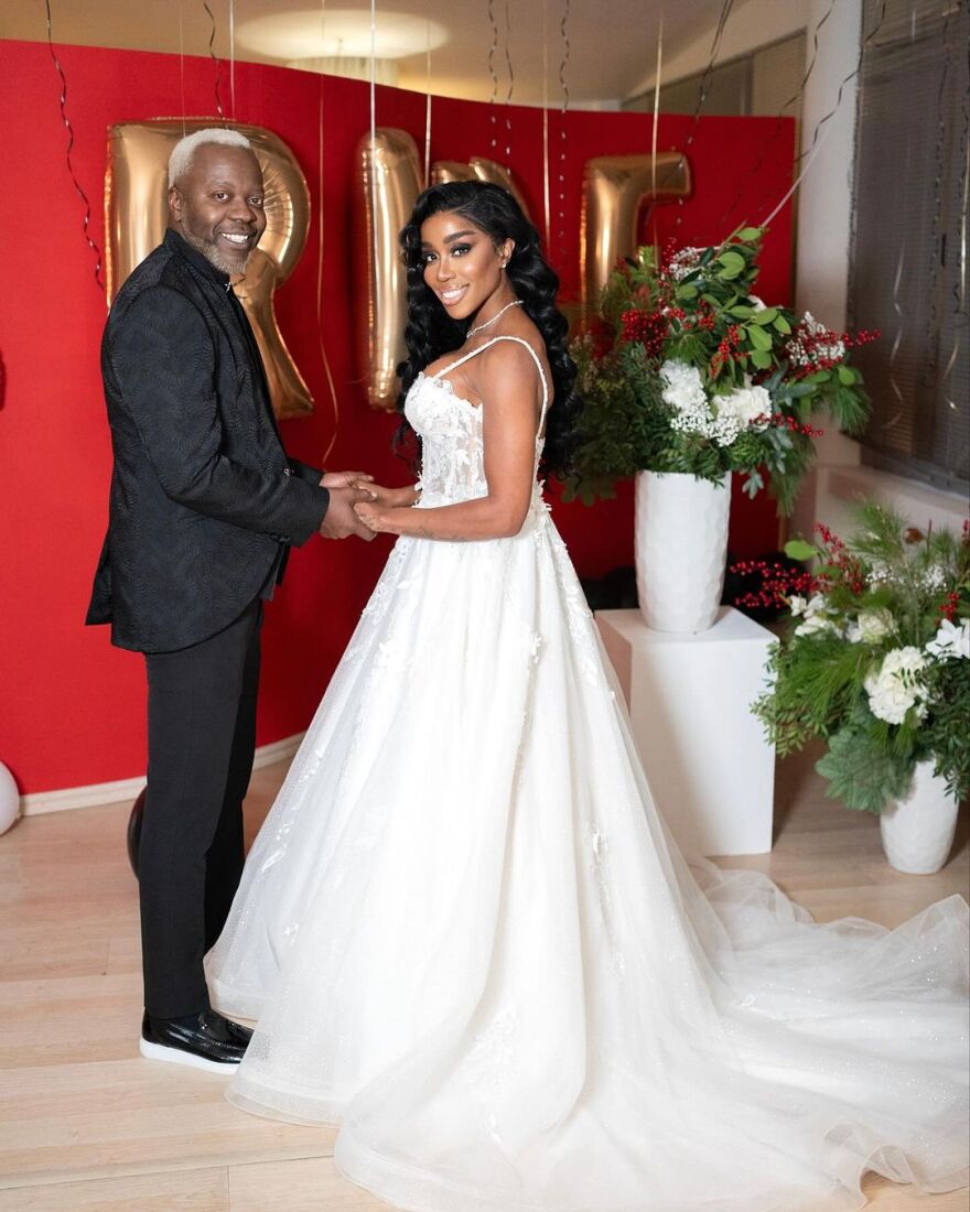 Ελίζαμπεθ Ελέτσι: Οι νέες φωτογραφίες από τον γάμο της με τον Νεκτάριο Λεμονίδη