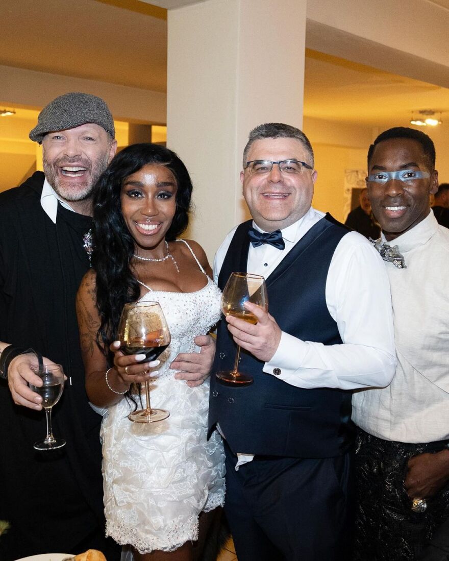 Ελίζαμπεθ Ελέτσι: Οι νέες φωτογραφίες από τον γάμο της με τον Νεκτάριο Λεμονίδη